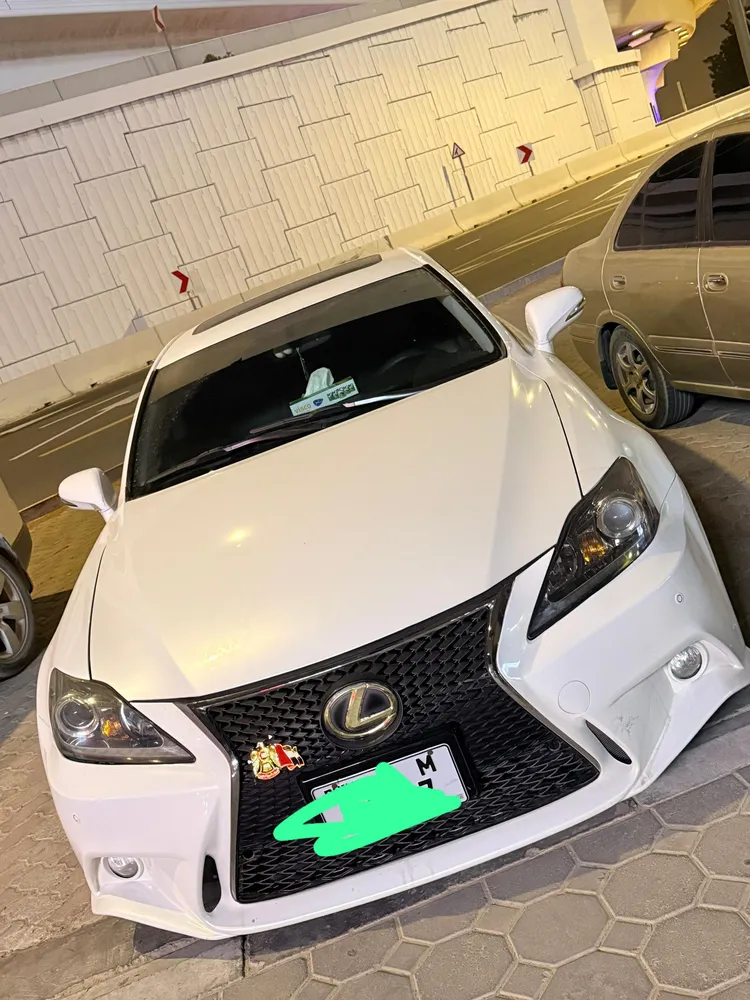 Lexus IS 2012 — YallaMotor